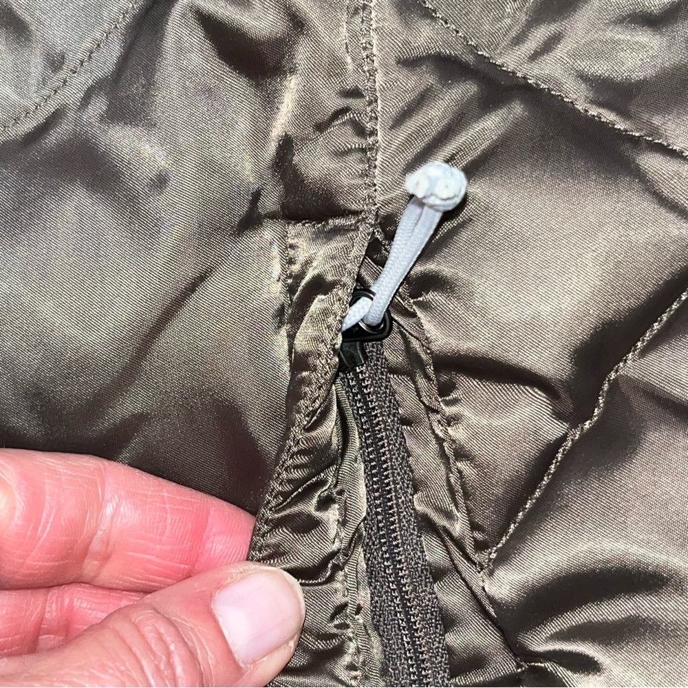 The North Face 550 Bronze Satin Down Puffer Jacket Coat Women’s size Small - Picture 6 of 14